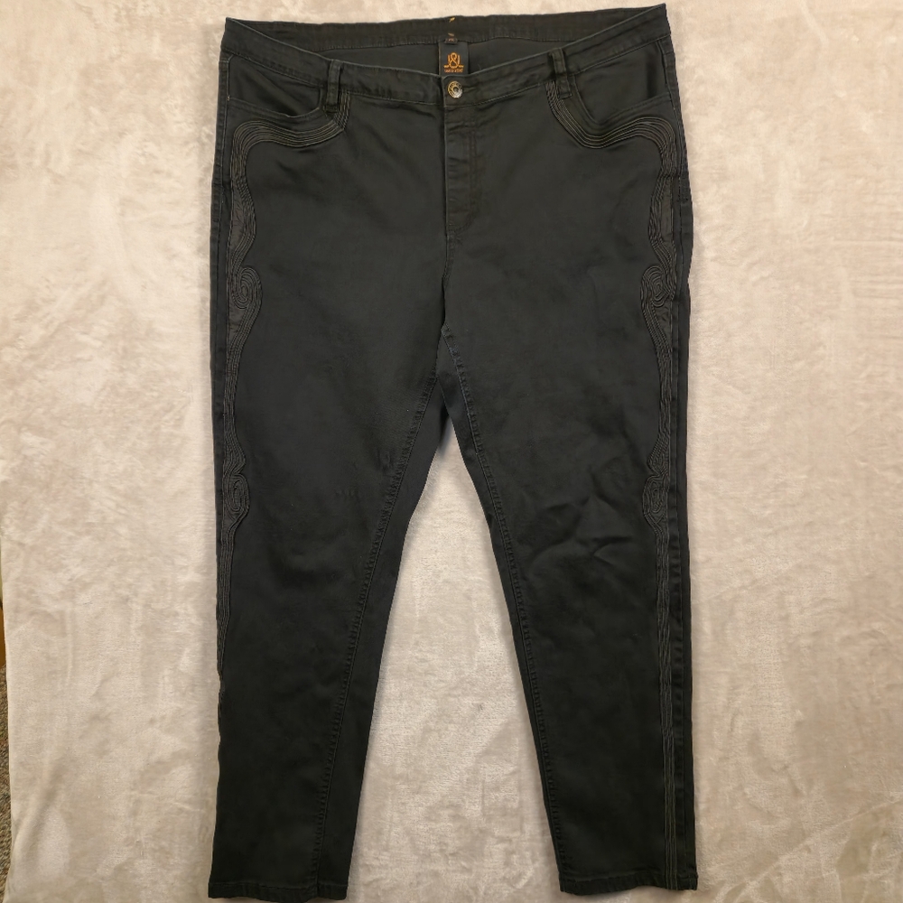 Love & Legend Black Embroidered Jeans Women's Size 22